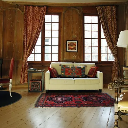 La Demeure Du De Fugeres Bed & Breakfast